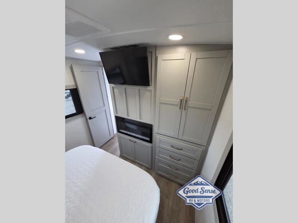 2025 Brinkley Model Z AIR 285, Photos photo 13