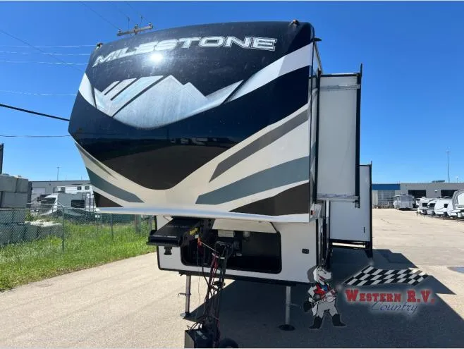 2022 Heartland Milestone 377MB - Photo 2