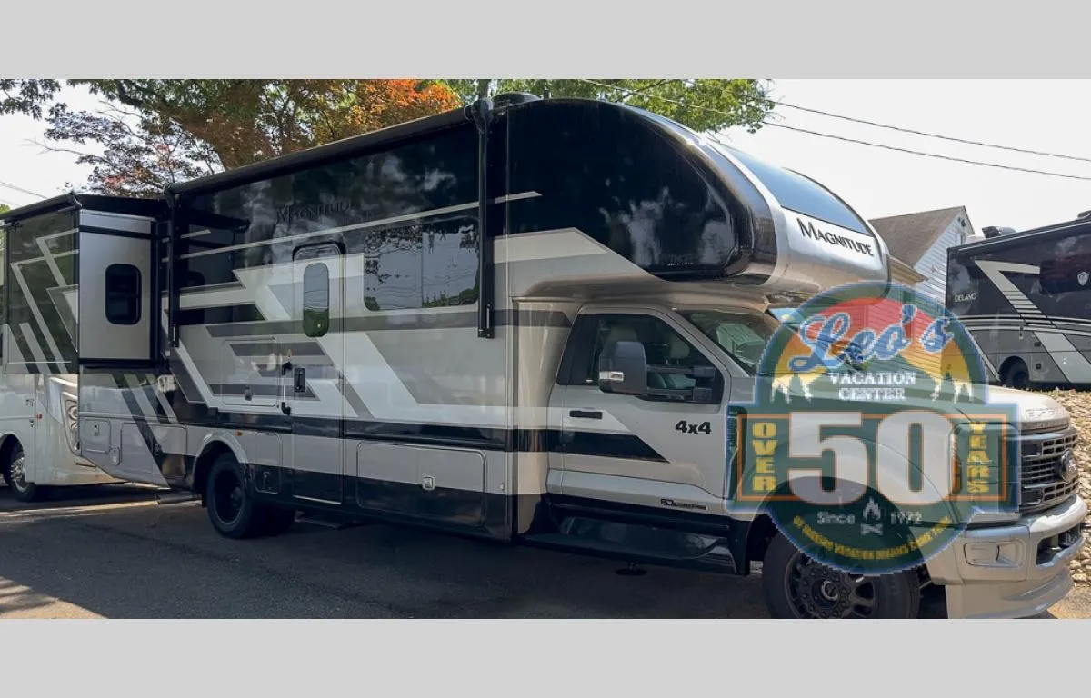2026 Thor Motor Coach Magnitude GRAND X32 - Photo 2
