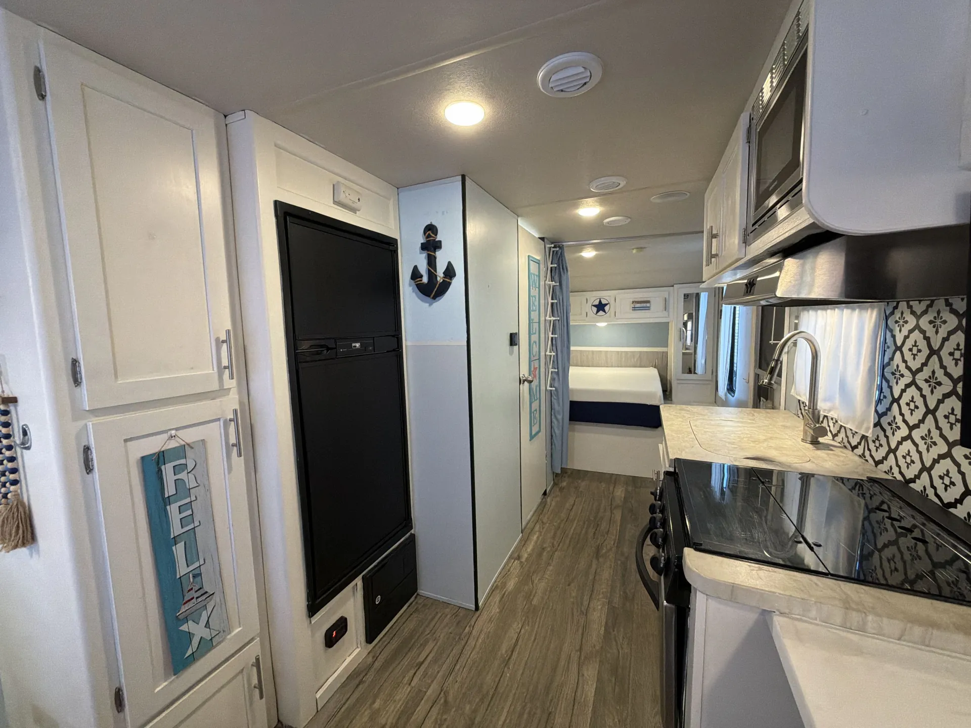 2018 Forest River Cherokee Grey Wolf 20RDSE — living area main