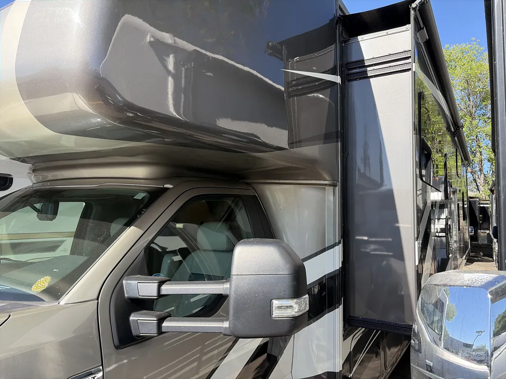 2023 Thor Motor Coach Magnitude RS36, Photos photo 6