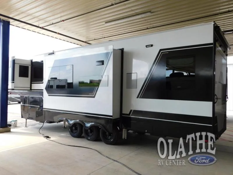 2025 Brinkley Model G 3250 - Photo 4