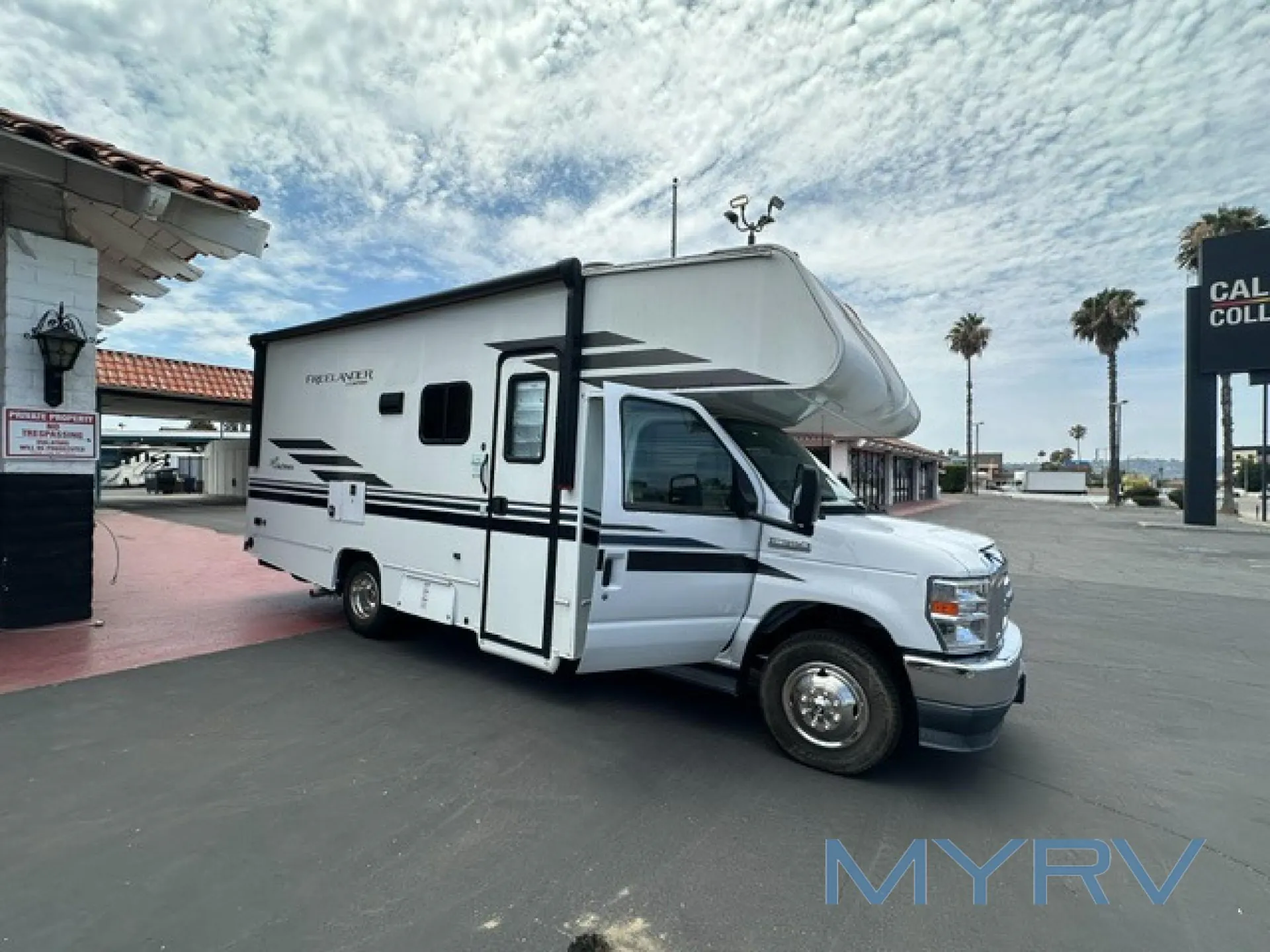 2022 Coachmen Freelander 22XG - Photo 4