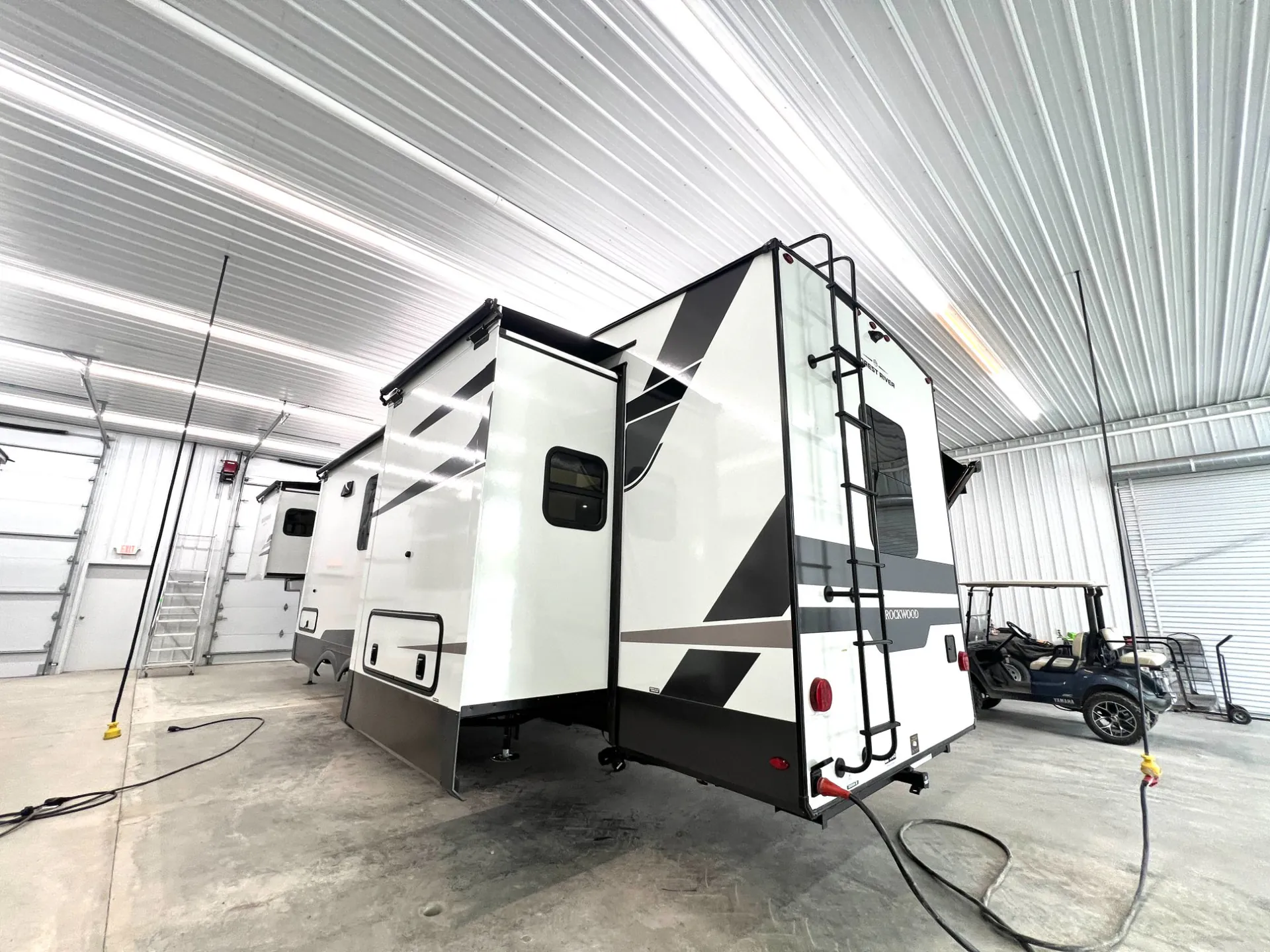 2026 Forest River Rockwood Signature 403SDB - Photo 4