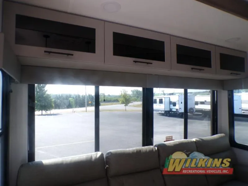 2026 Alliance RV Valor 36V11 - Photo 4