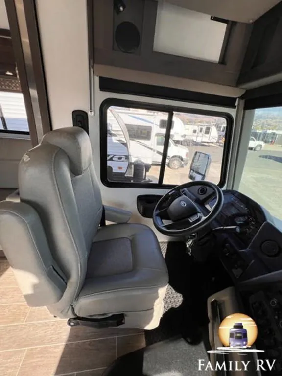 2024 Forest River Georgetown 3 Series GT3 33B3, Photos photo 9