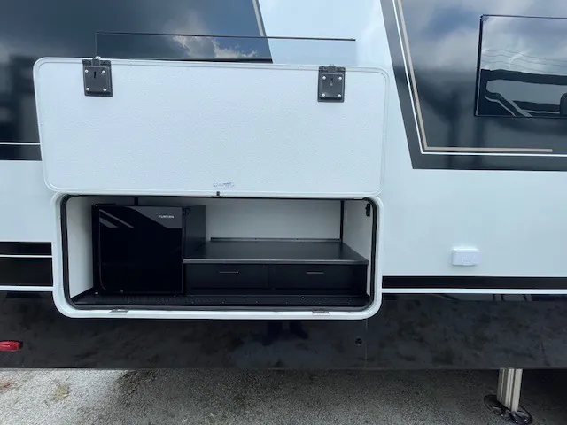 2026 Brinkley Model Z 2810, Photos photo 12