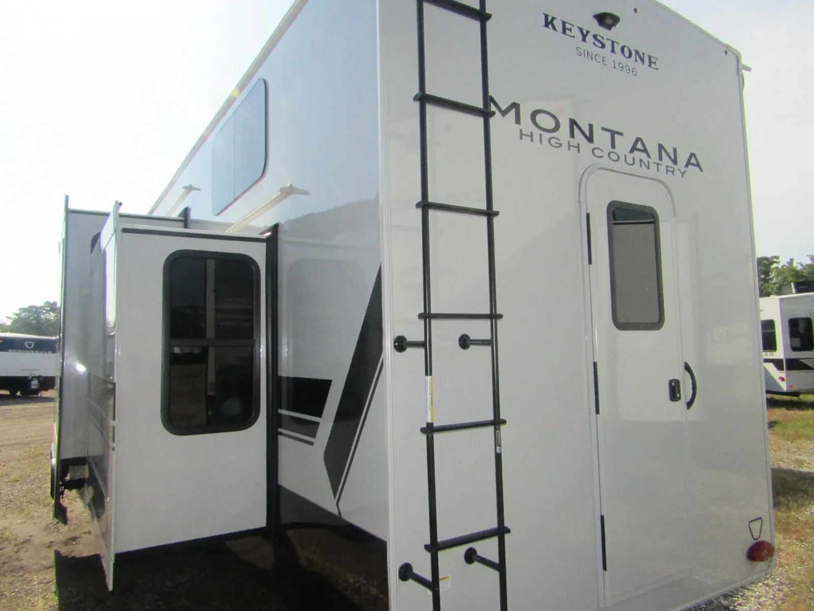 2027 Keystone Montana High Country 391TB - Photo 4