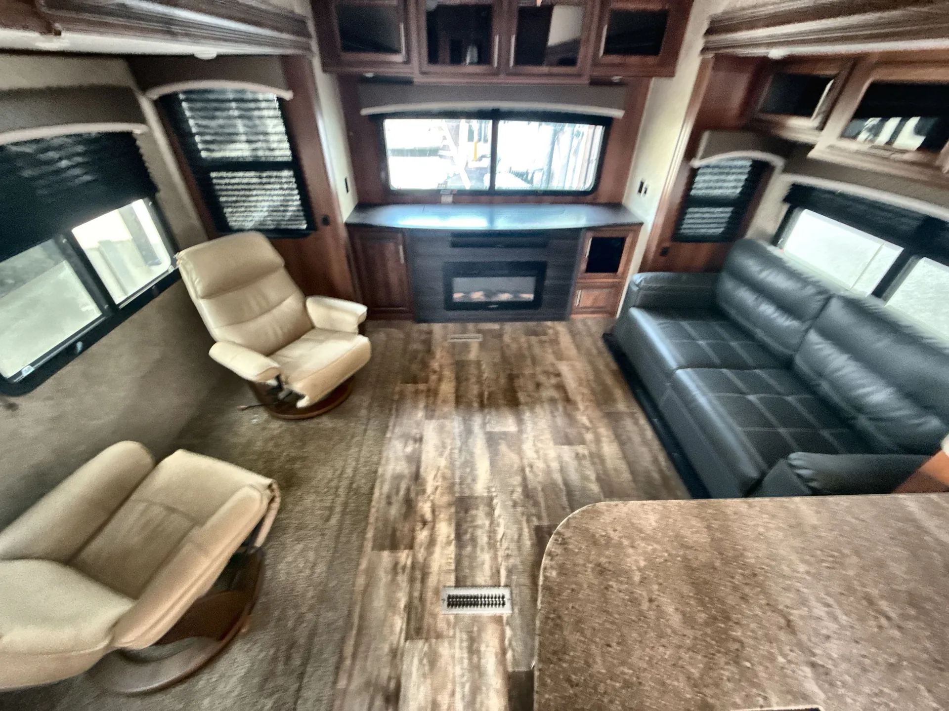 2018 Jayco Eagle 327CKTS — living area main