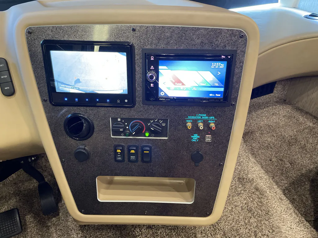 2016 Newmar Canyon Star 3921, Photos photo 41
