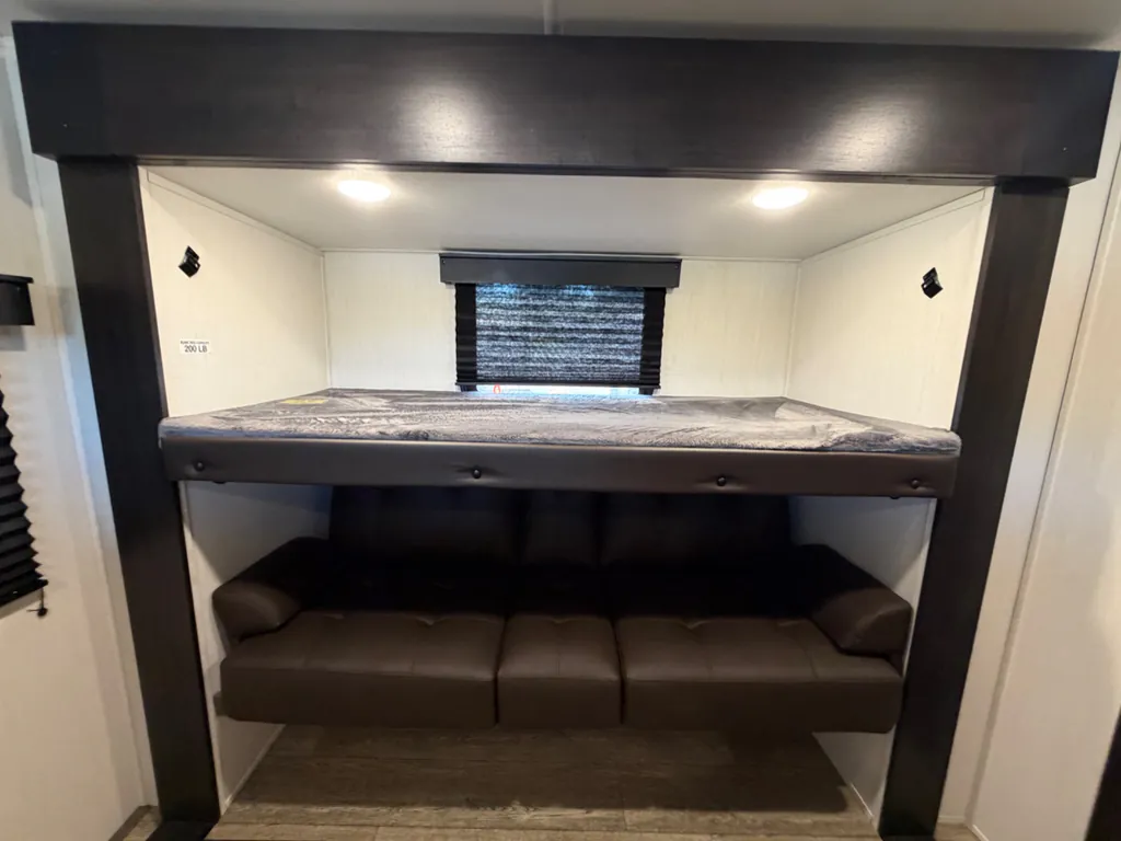 2025 Forest River Cherokee Alpha Wolf 33BH, Photos photo 22