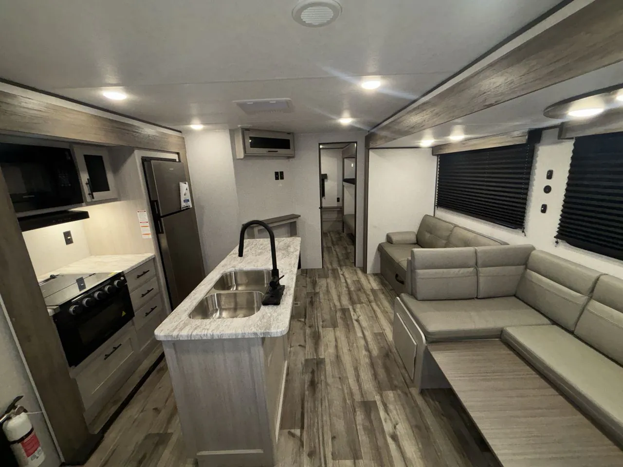 2026 CrossRoads Zinger 331BH - Photo 3