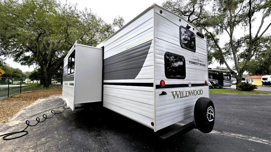 2026 Forest River Wildwood 300ICE — Photo 5