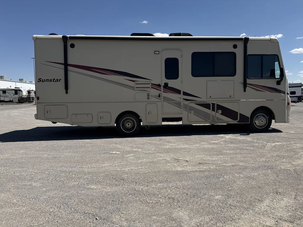 2019 Winnebago Sunstar 27P, Photos photo 5