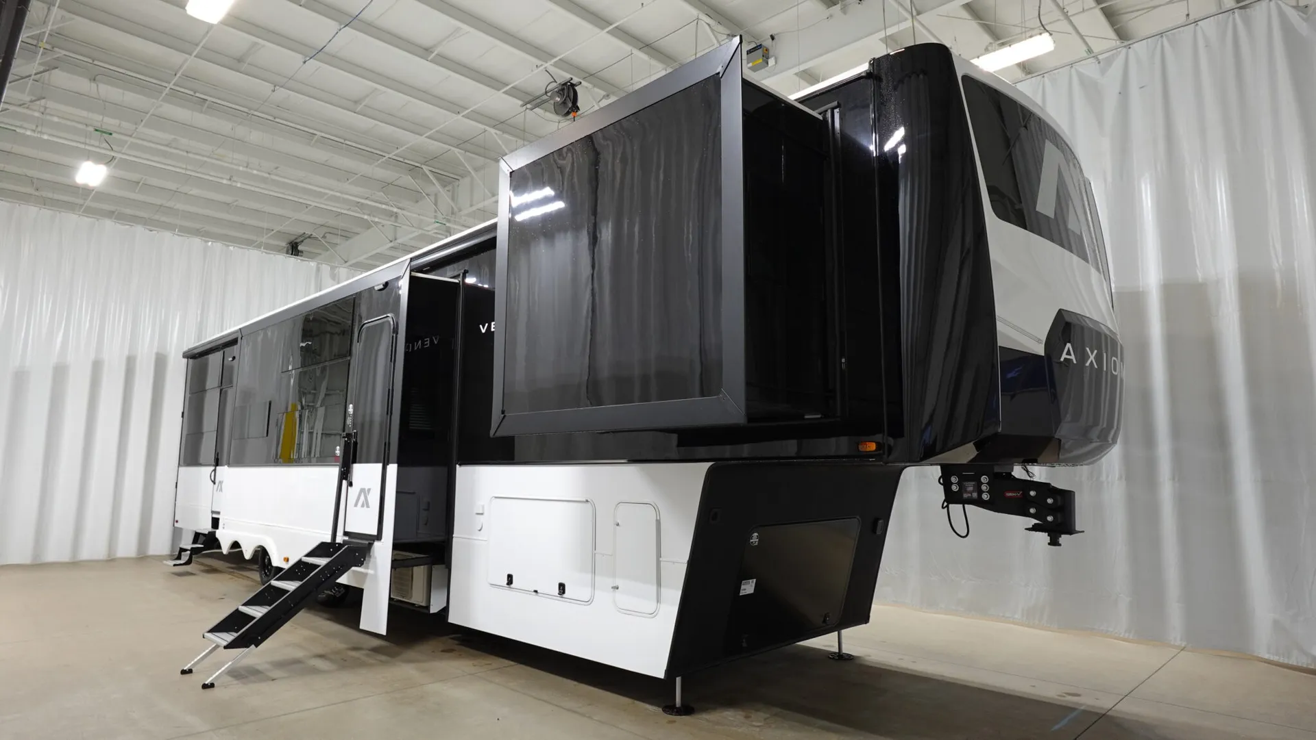 2026 Axiom Vendetta V4250 - Photo 2