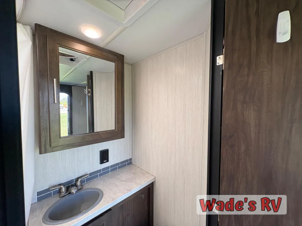 2019 Forest River Cherokee Grey Wolf 19SM, Photos photo 19