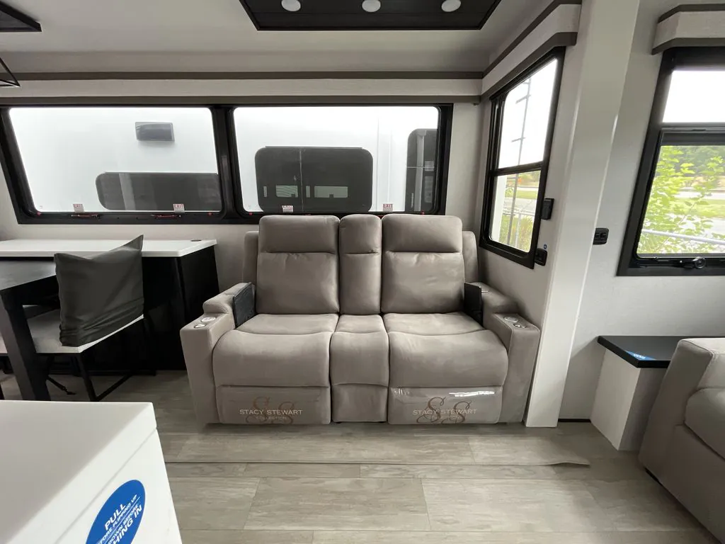 2026 Jayco Pinnacle 36FBTS, Photos photo 4