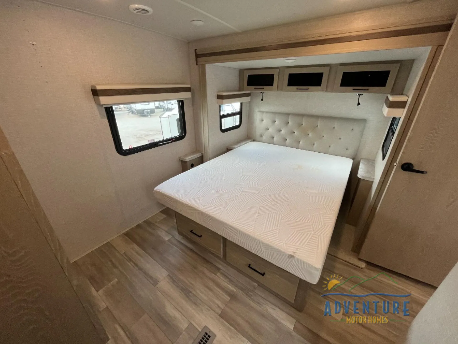 2023 Forest River Rockwood Ultra Lite 2608BS — Photo 6