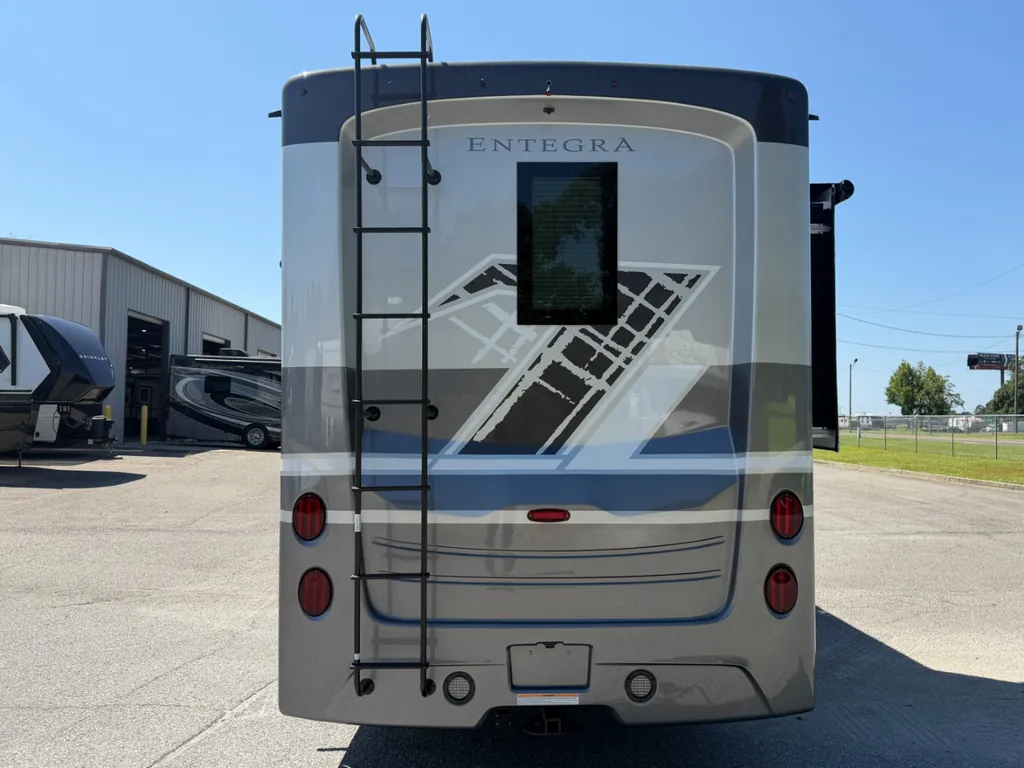 2027 Entegra Coach Accolade 37K, Photos photo 6