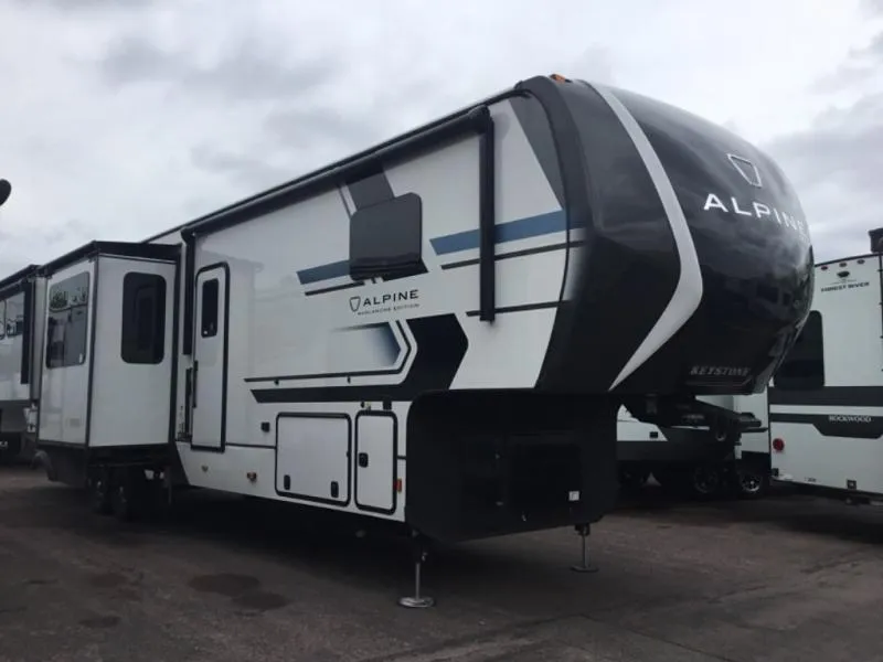 2026 Keystone Alpine Avalanche Edition 381DL - Photo 2