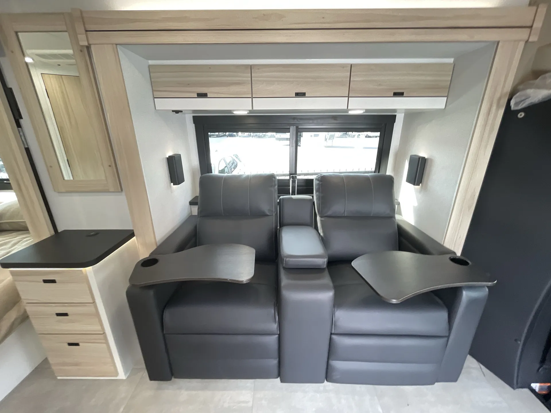 2026 Jayco Melbourne Prestige 25LP - Photo 3