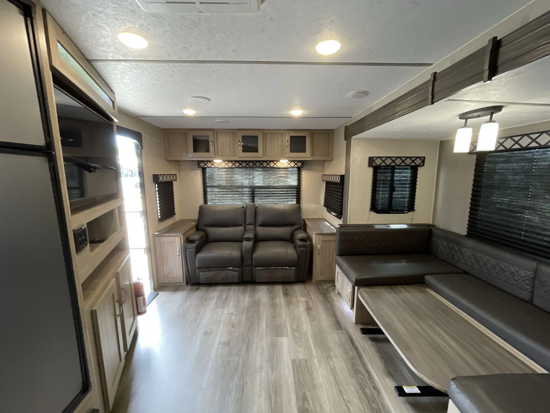 2021 Coachmen Freedom Express Liberty Edition 279 RLDSLE — living area main