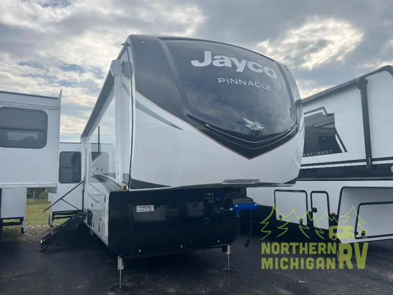 2026 Jayco Pinnacle 38FBRK - Photo 2