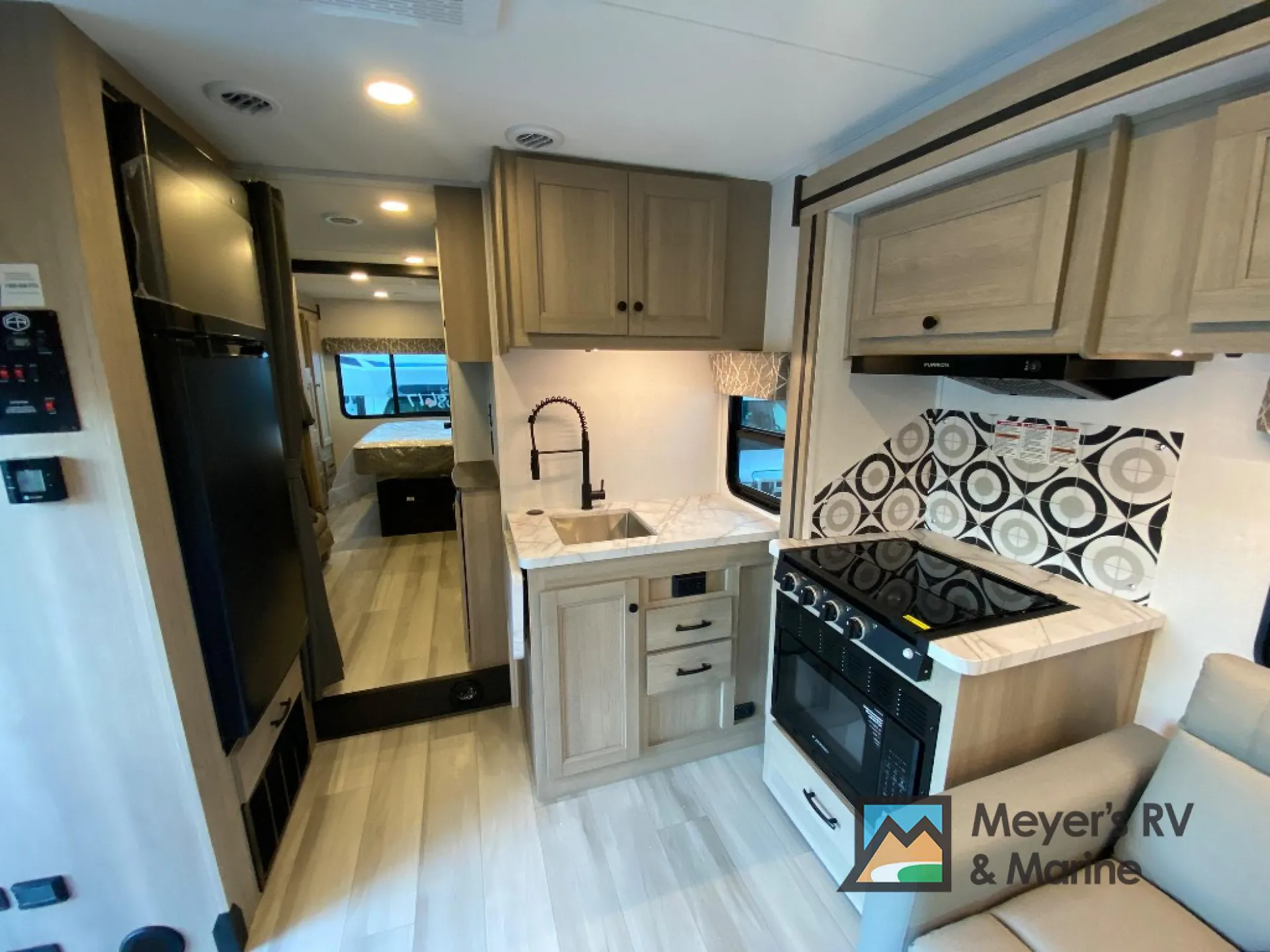 2026 Forest River Sunseeker LE 3250DSLE — Photo 7