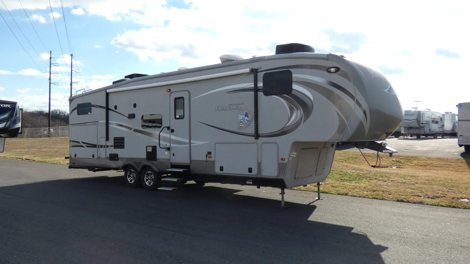 2014 Keystone Montana High Country 338DB - Photo 2