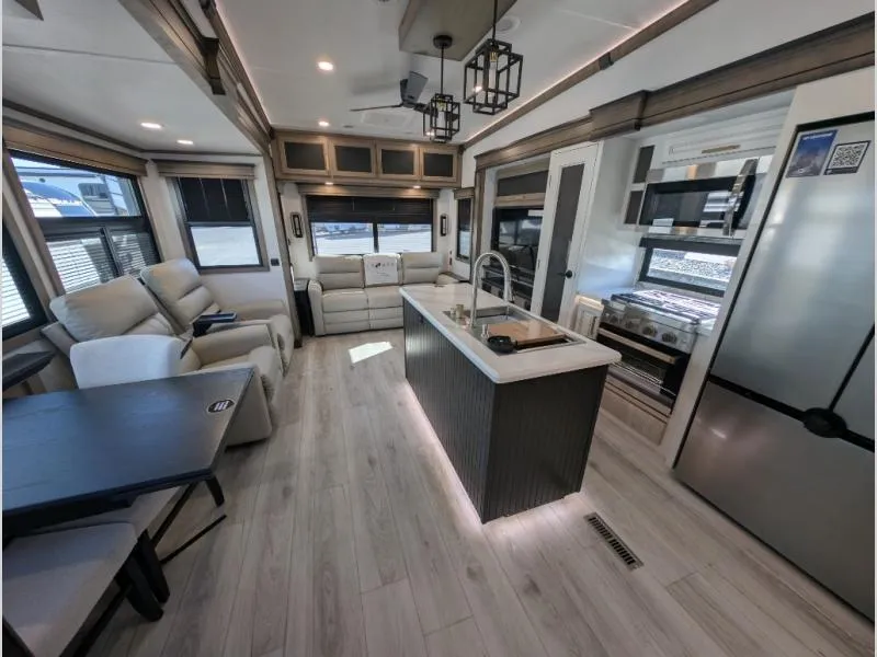 2025 Keystone Montana 3857BR - Photo 3