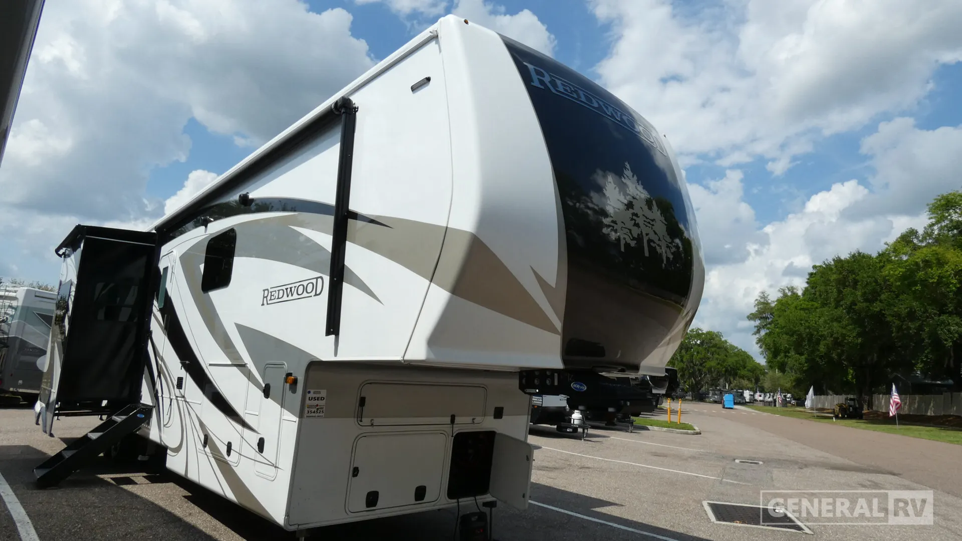 2024 Crossroads RV Redwood 4001LK - Photo 2