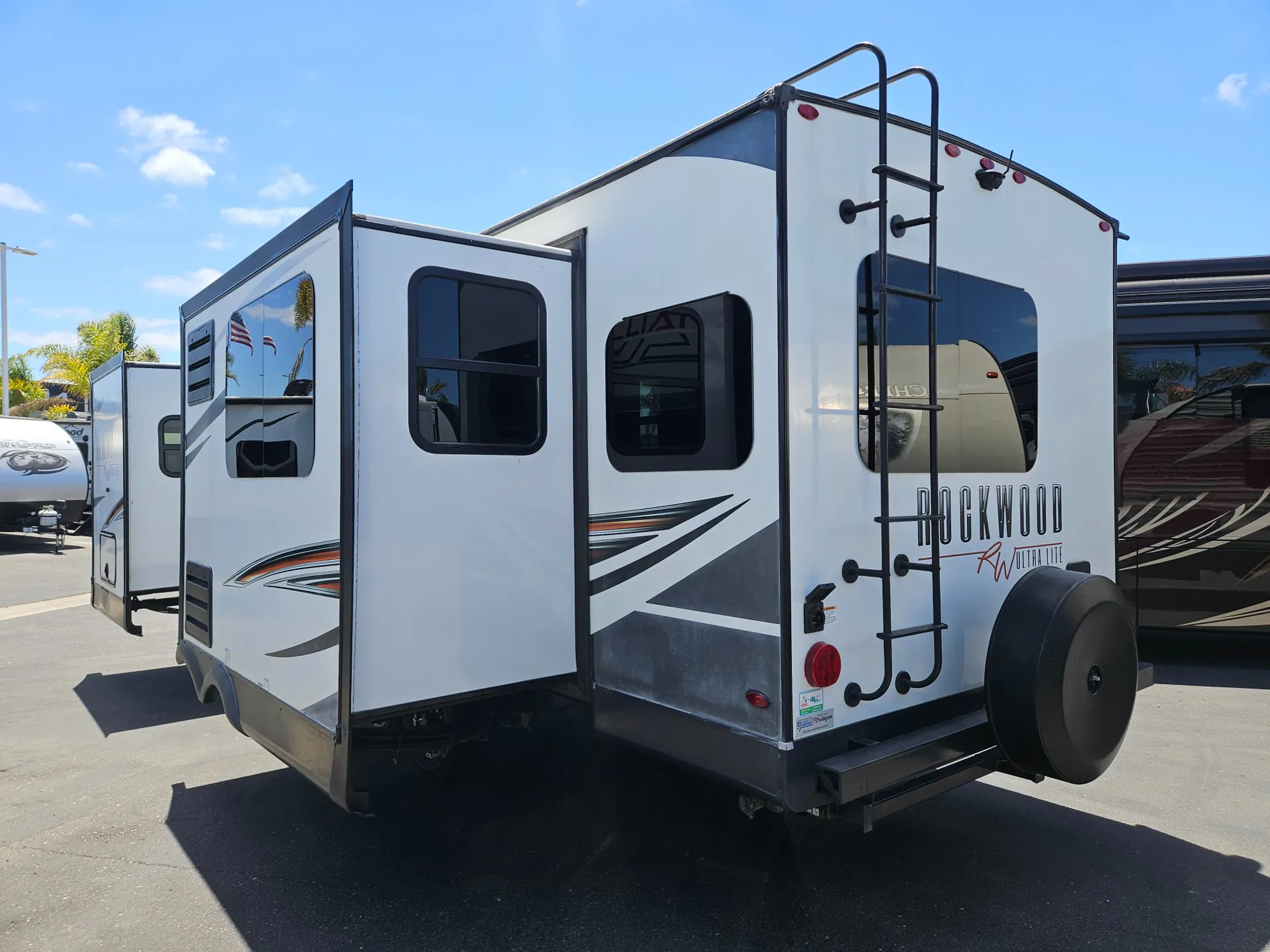 2021 Forest River Rockwood Ultra Lite 2613BS - Photo 4