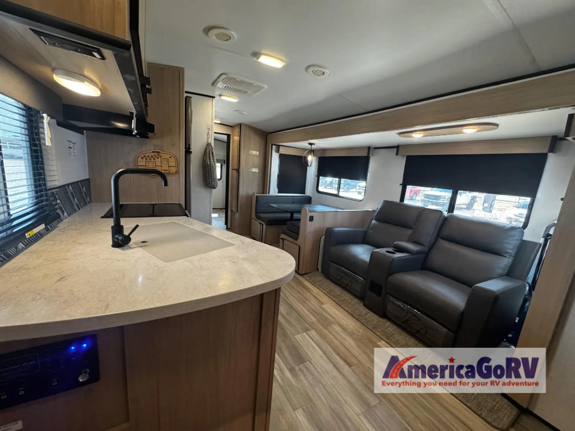 2022 Cruiser RV Radiance 30DS - Photo 4