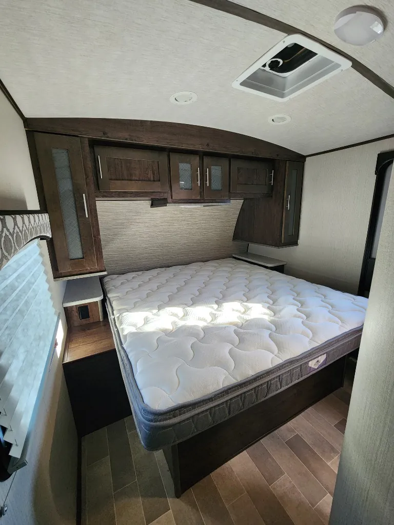 2019 Cruiser RV Radiance 25RL, Photos photo 33