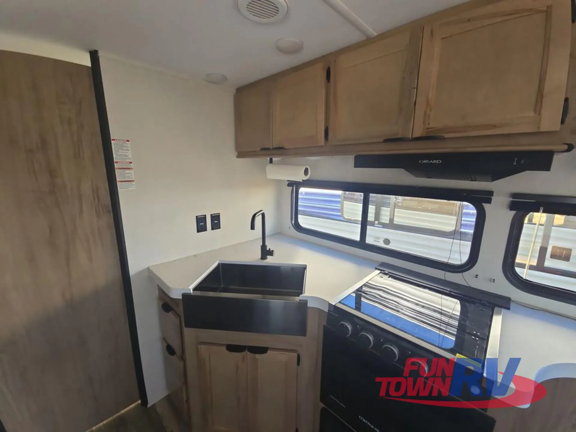 2024 Forest River Cherokee Wolf Den 242TR - Photo 4
