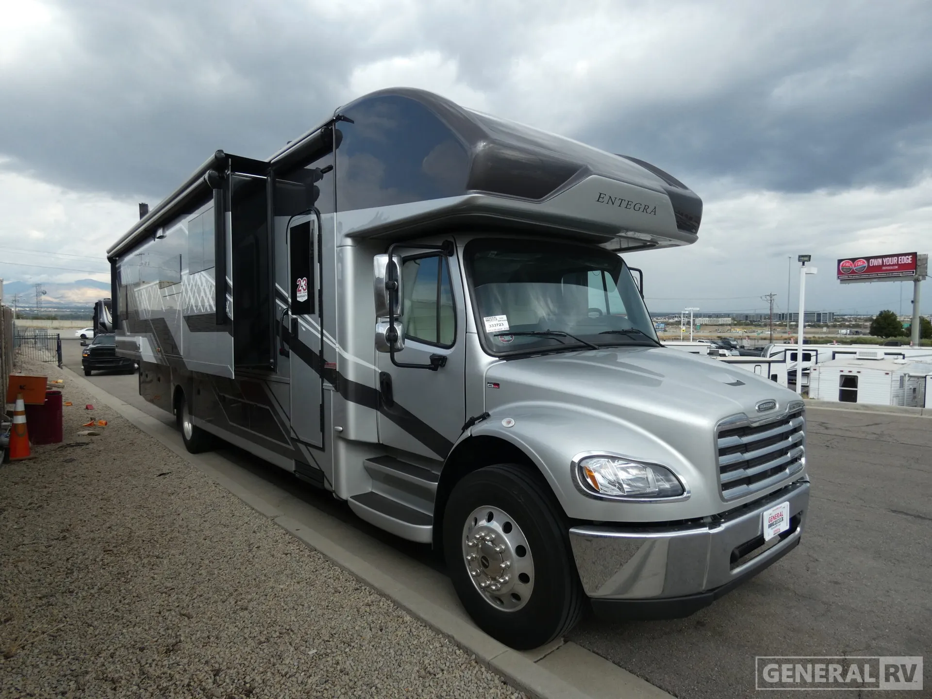 2026 Entegra Coach Accolade 37M - Photo 2