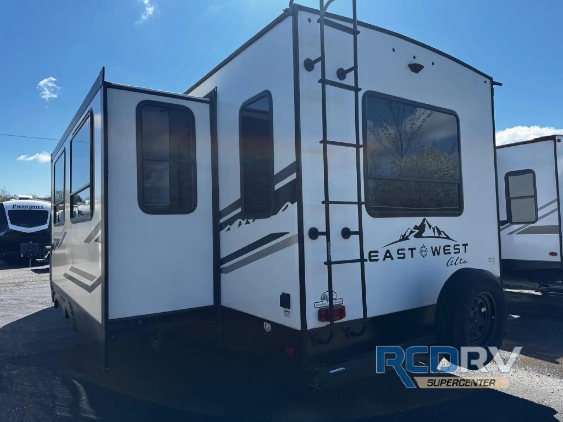2021 East to West Alta 2850KRL - Photo 4