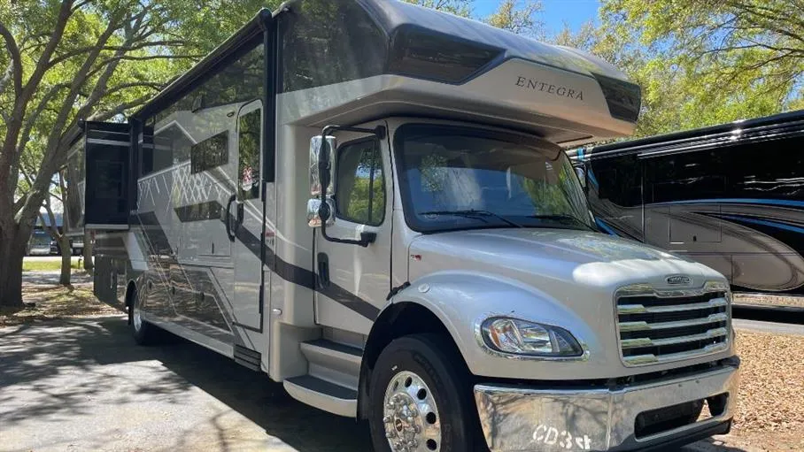 2026 Entegra Coach Accolade 37K - Photo 2