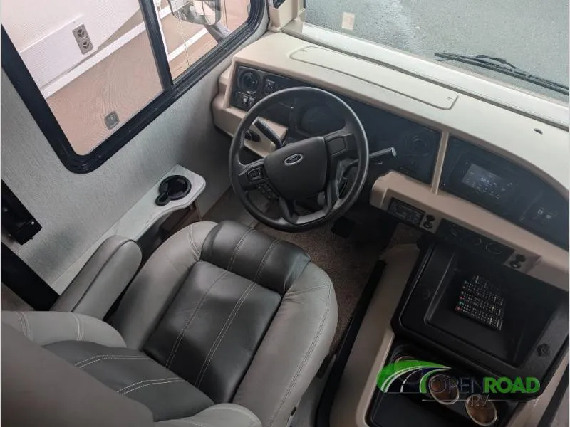 2021 Fleetwood Flair 29M - Photo 3