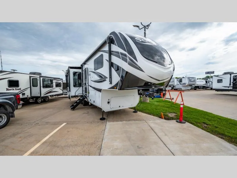 2023 Grand Design Solitude 310GK - Photo 2