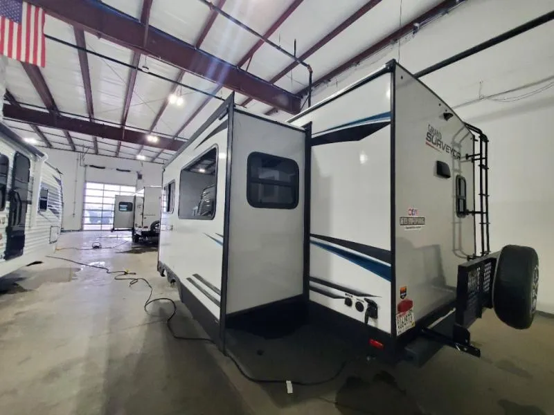 2023 Forest River Grand Surveyor 263RKSS - Photo 4