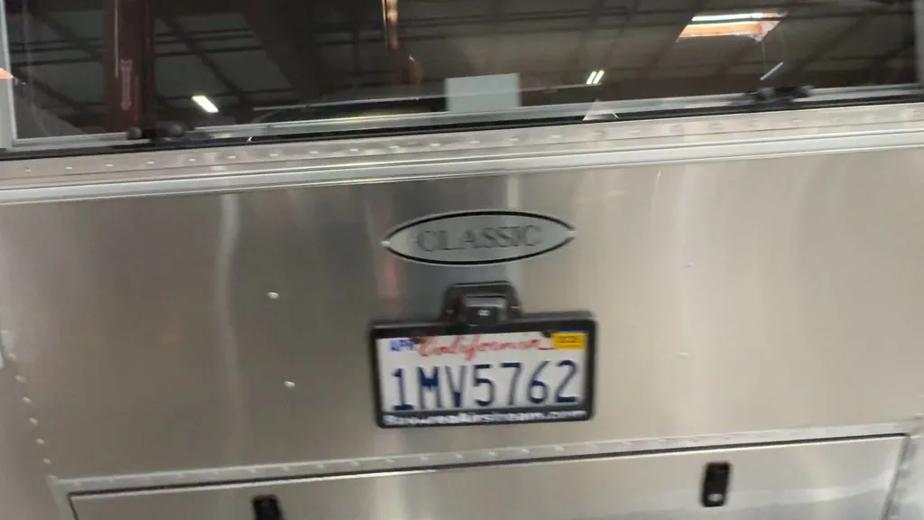 2017 Airstream Classic 30RB - Photo 3