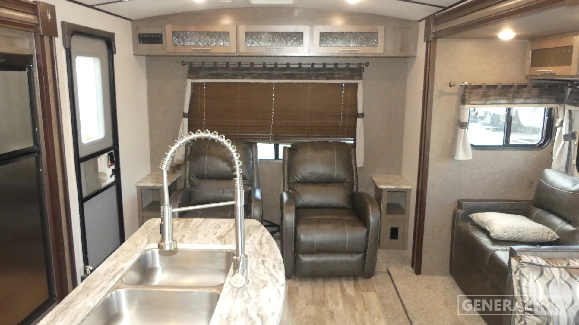2018 Forest River Surveyor 265RLDS - Photo 3