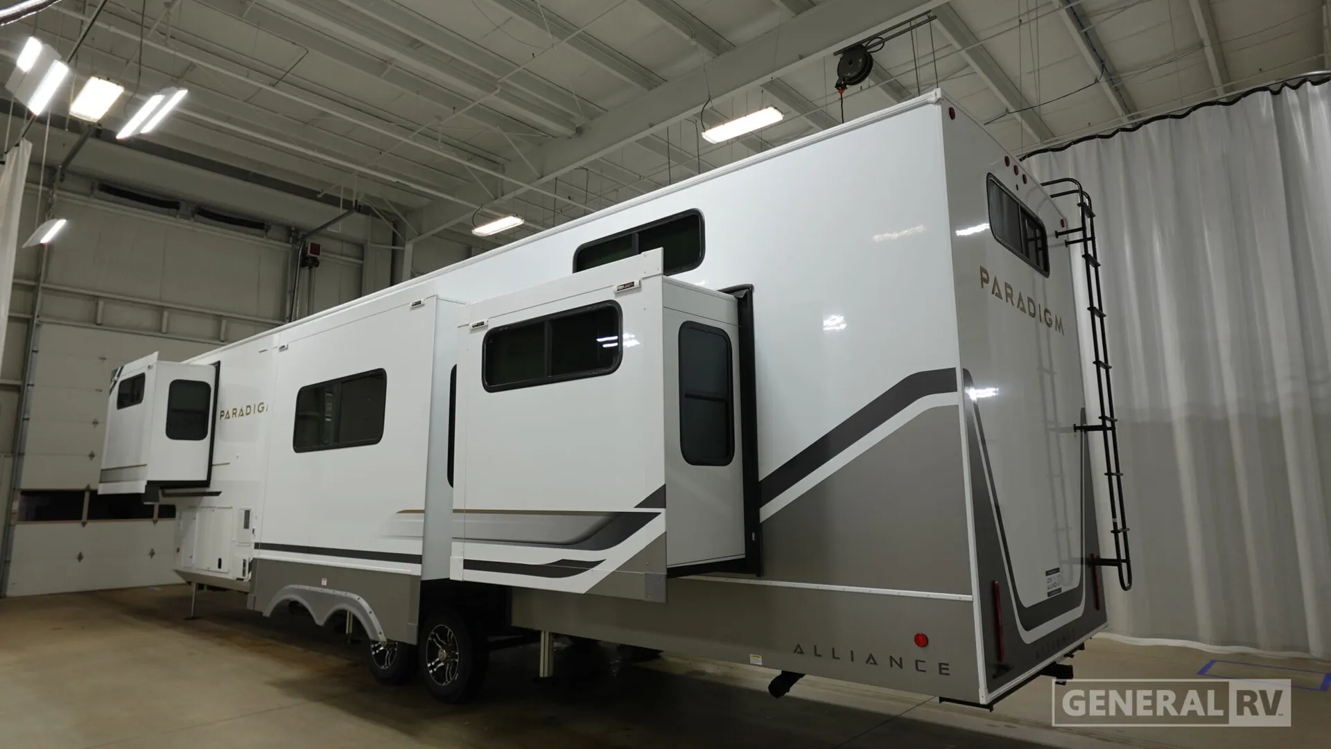 2026 Alliance RV Paradigm 395DS - Photo 4