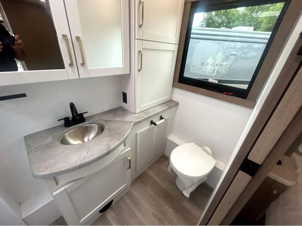 2027 Entegra Coach Vision XL 36C, Photos photo 32