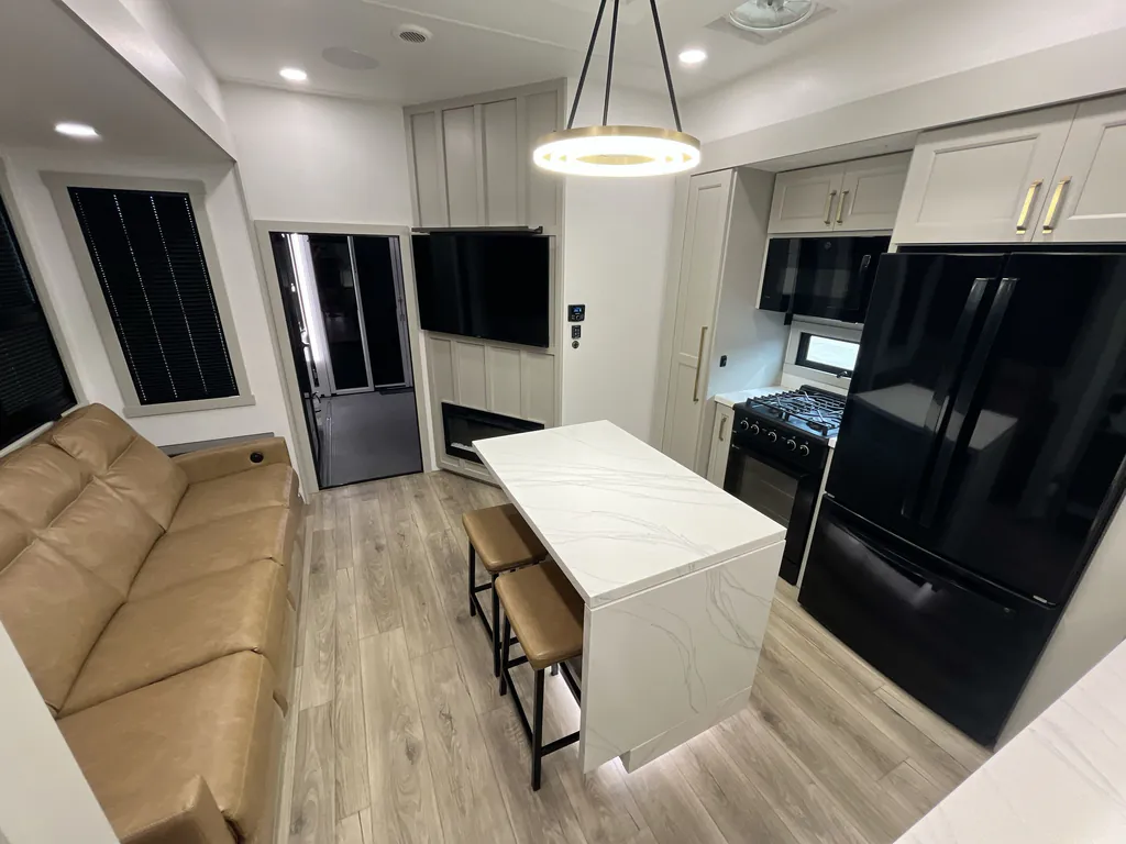 2024 Brinkley Model G 3500, Photos photo 2