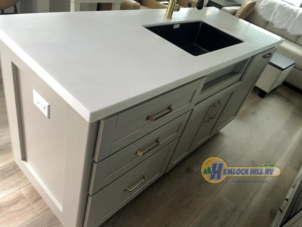 2026 Brinkley Model Z 3600, Photos photo 28