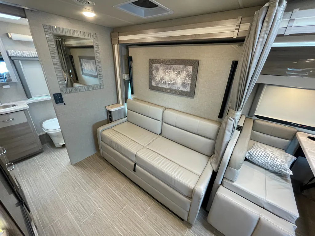 2020 Thor Motor Coach Tiburon 24FB, Photos photo 6