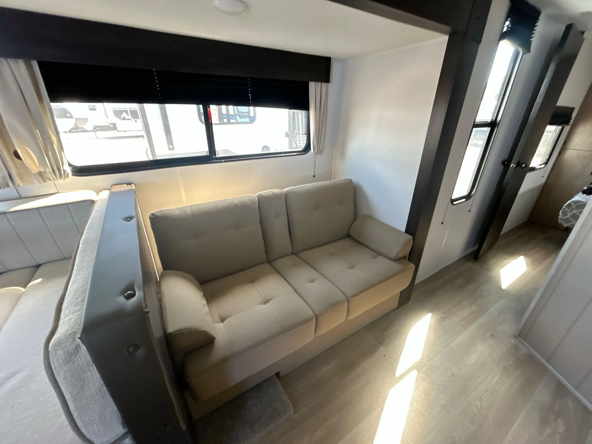 2027 Forest River Cherokee Grey Wolf 29QB — living area main
