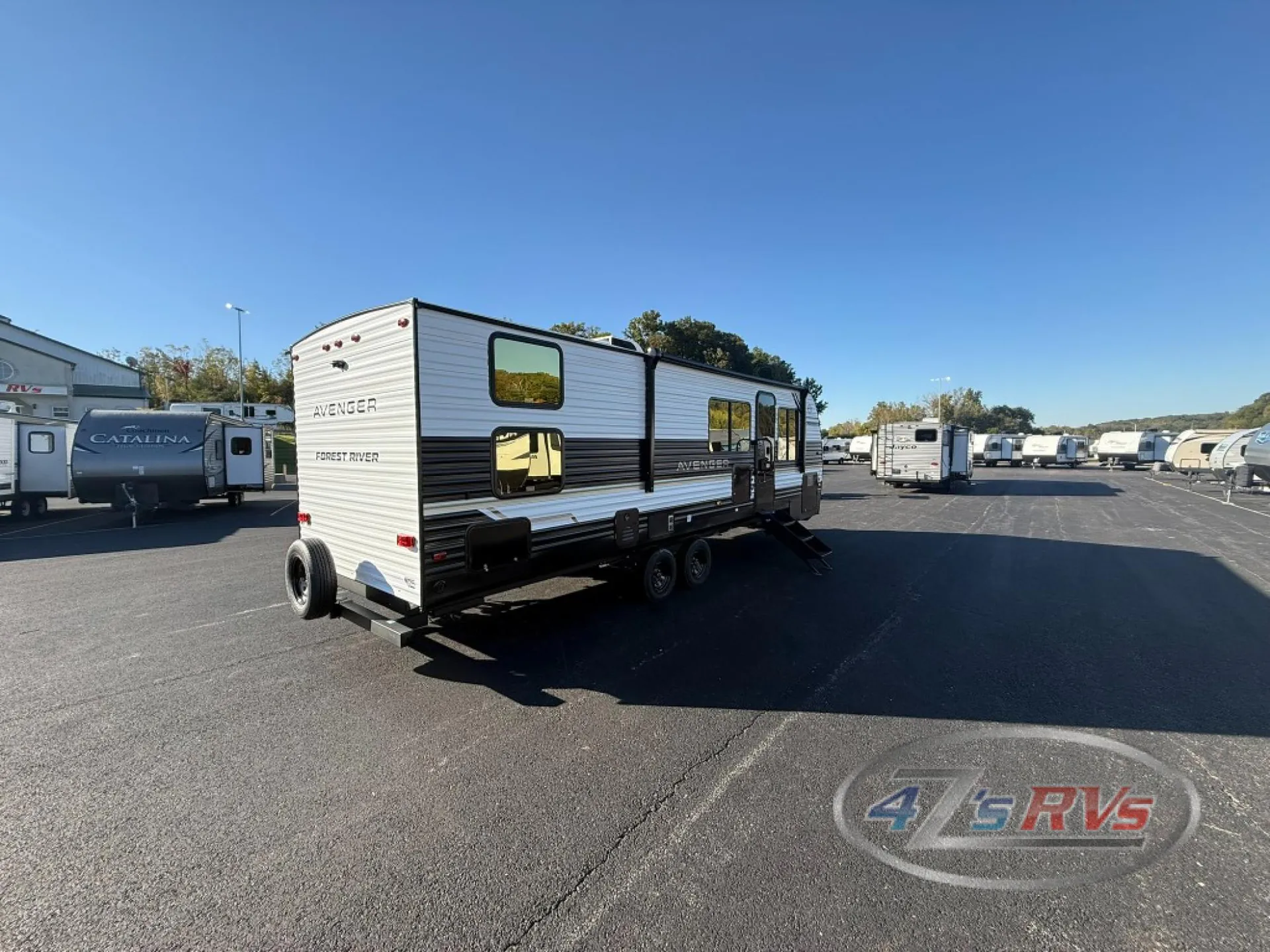 2027 Forest River Avenger 26DBS — Photo 7
